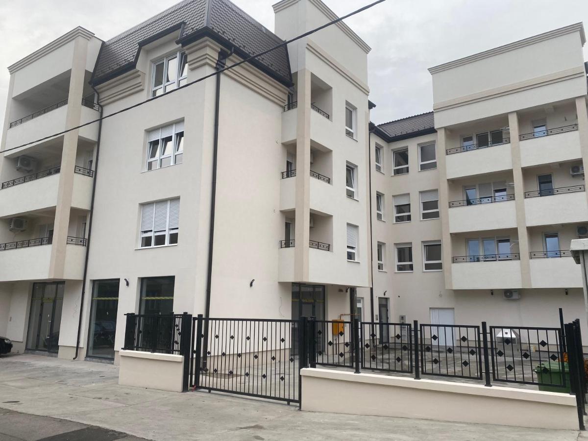 Apartman Mdb Lux Subotica Exteriör bild
