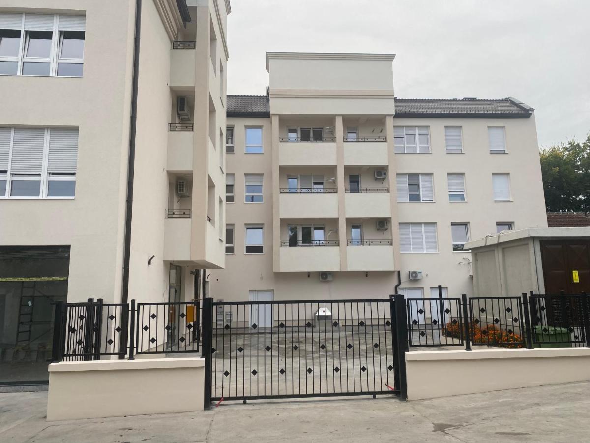 Apartman Mdb Lux Subotica Exteriör bild